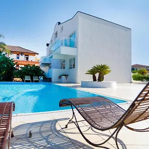 https://path-house.sicilyhotelsitaly.net