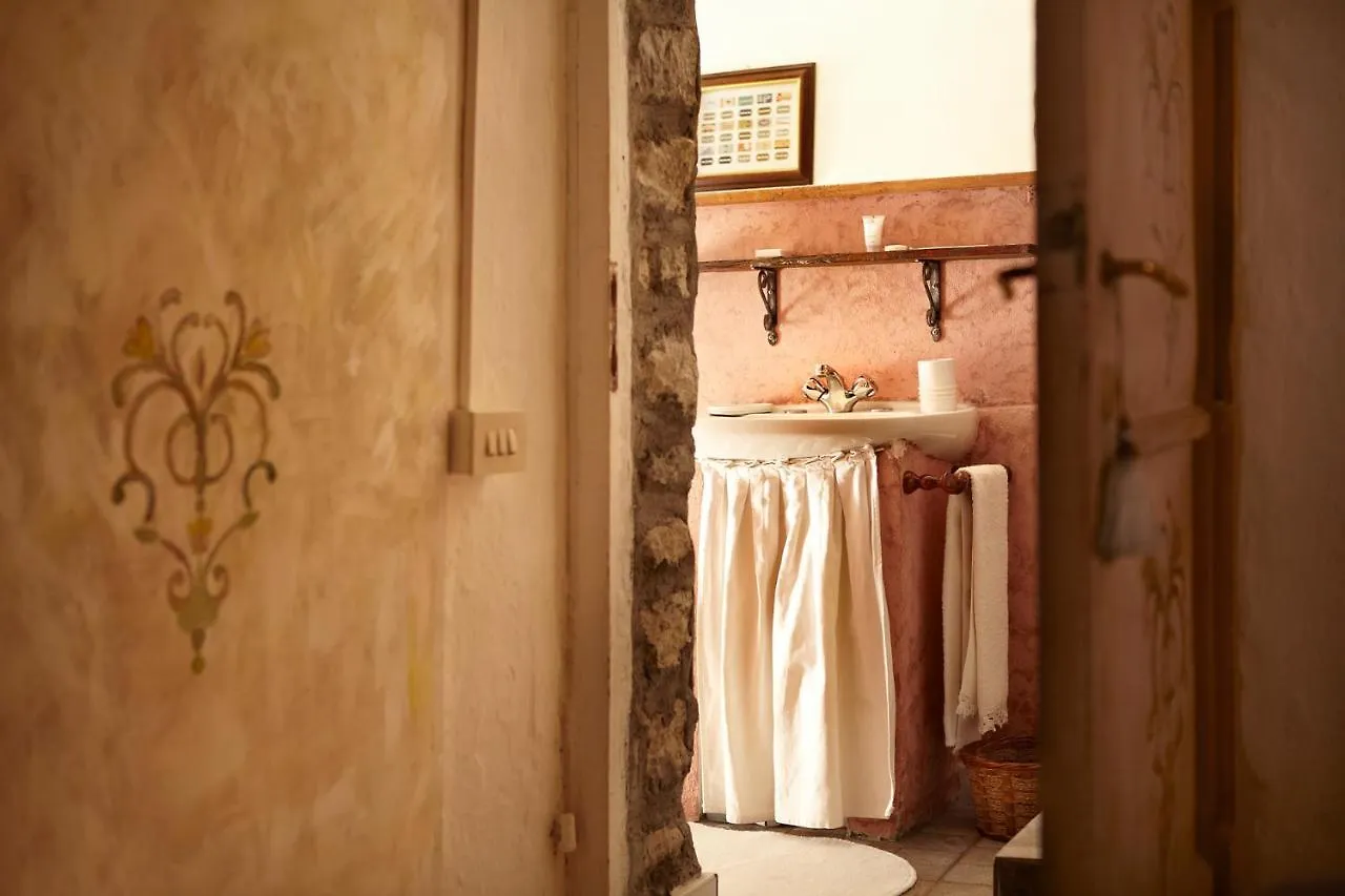 Antico Borgo Sanda Lago Maggiore Casalzuigno 0*,