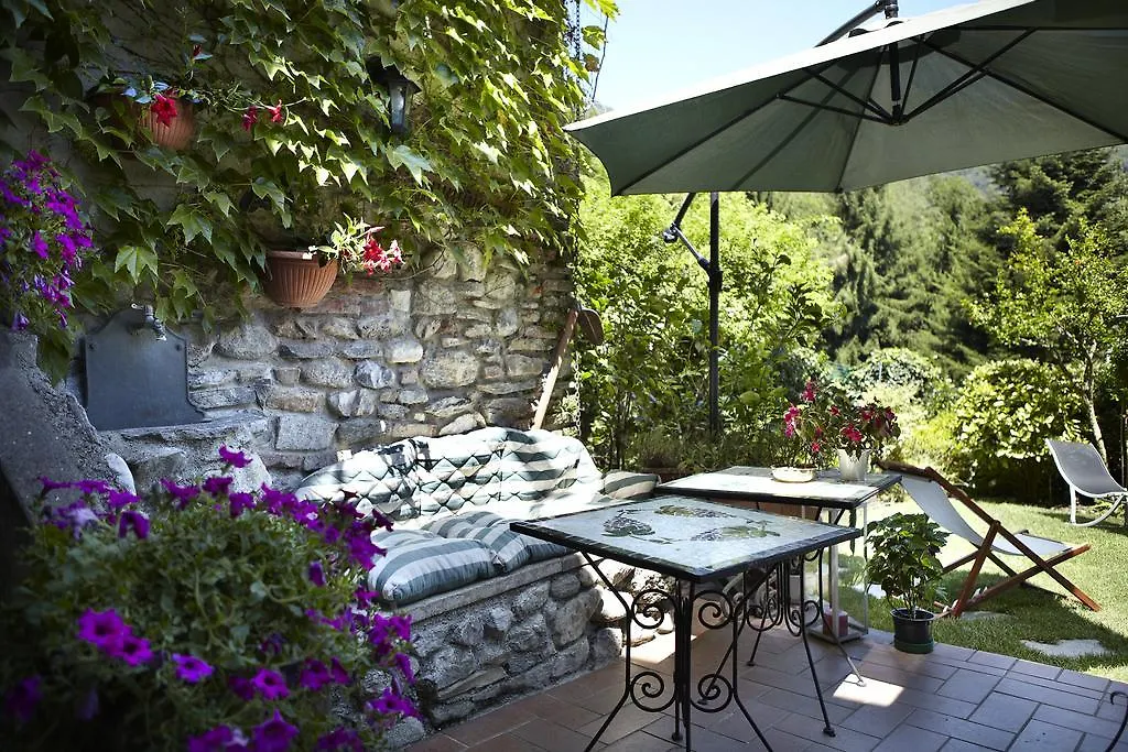Antico Borgo Sanda Lago Maggiore Casalzuigno 0*,  Itália